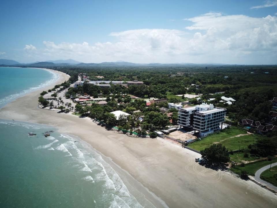 Beachfront Executive Studio Mae Phim Rayong Extérieur photo